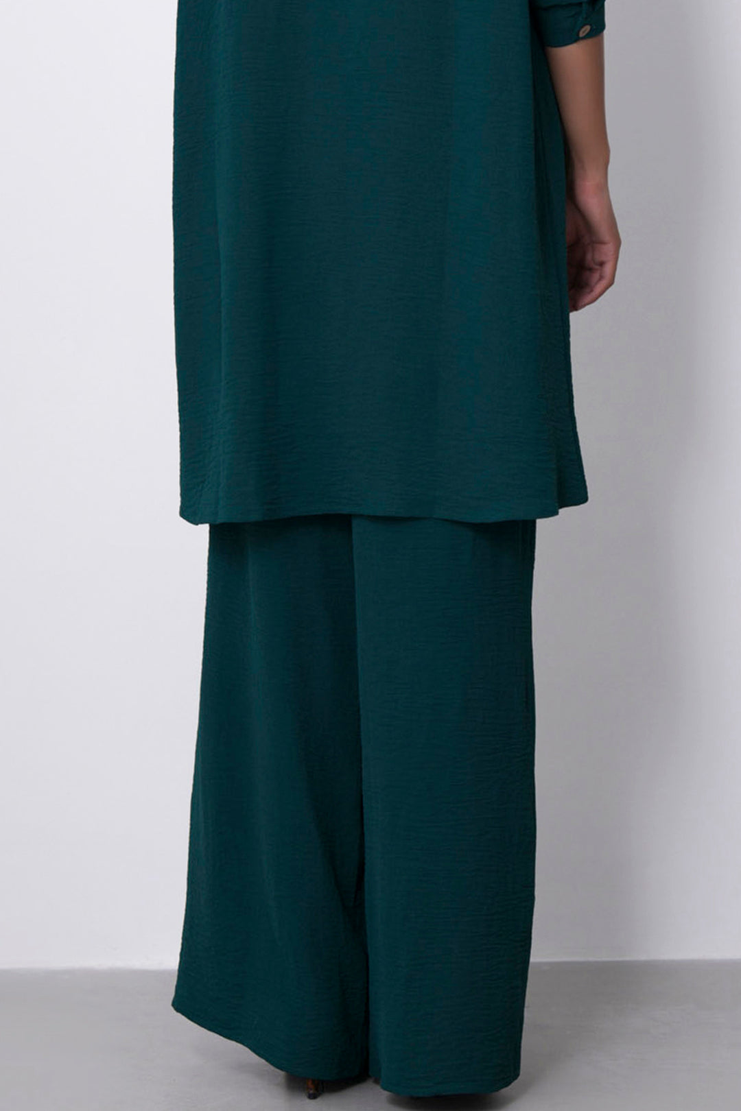SLINKY WIDE LEG PANTS