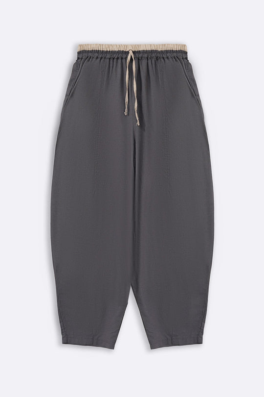 GREY EASY BARREL PANTS