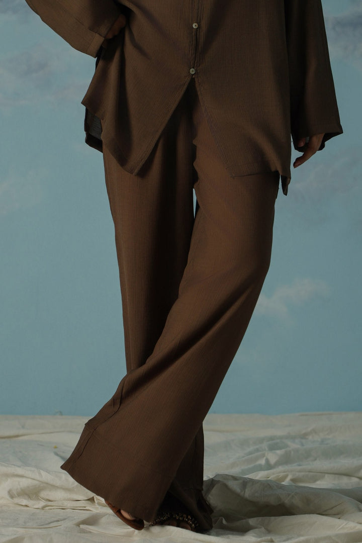 OLIVE FLOWY TEXTURED PANTS