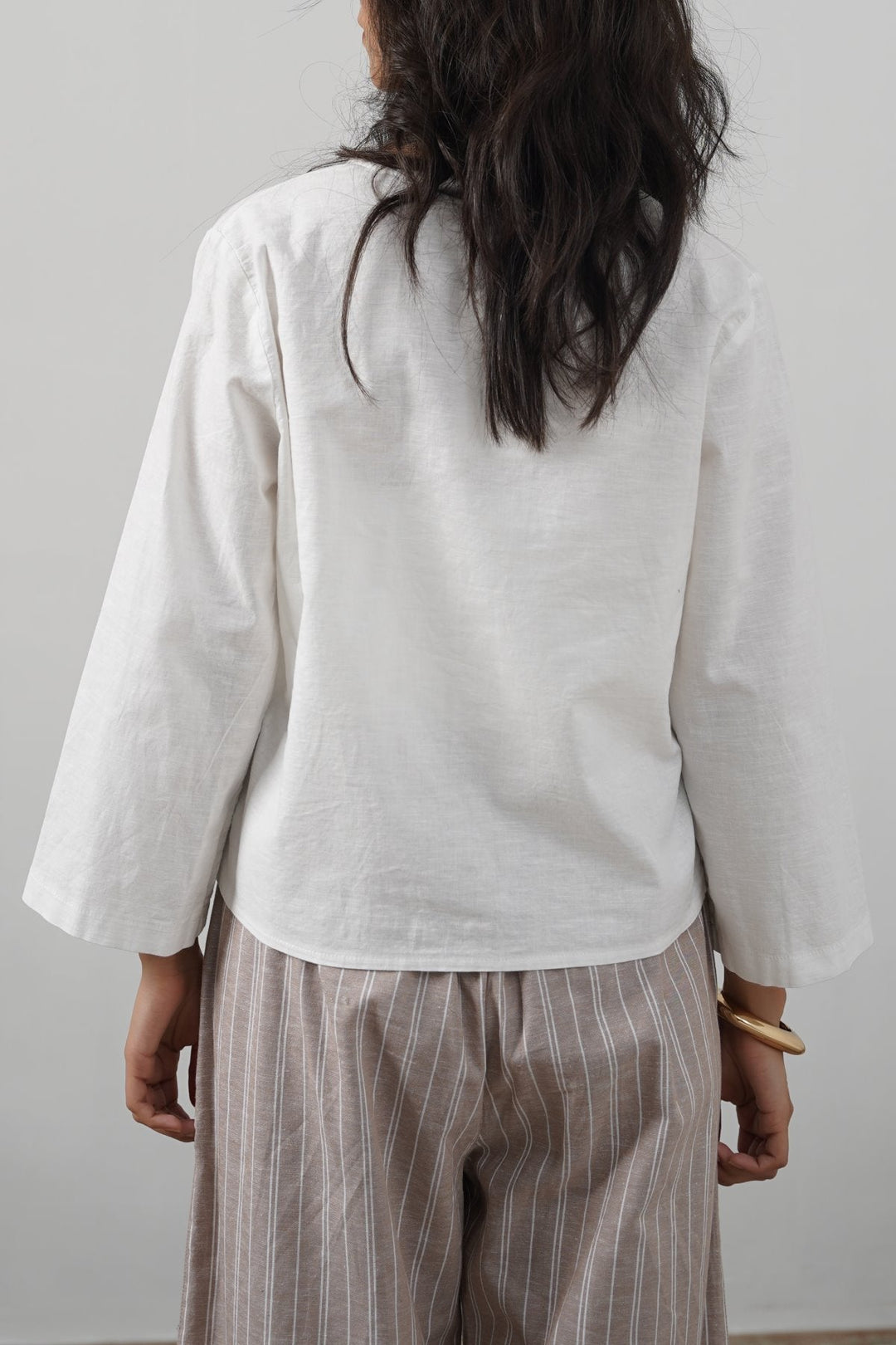 WHITE LINEN BOW BLOUSE