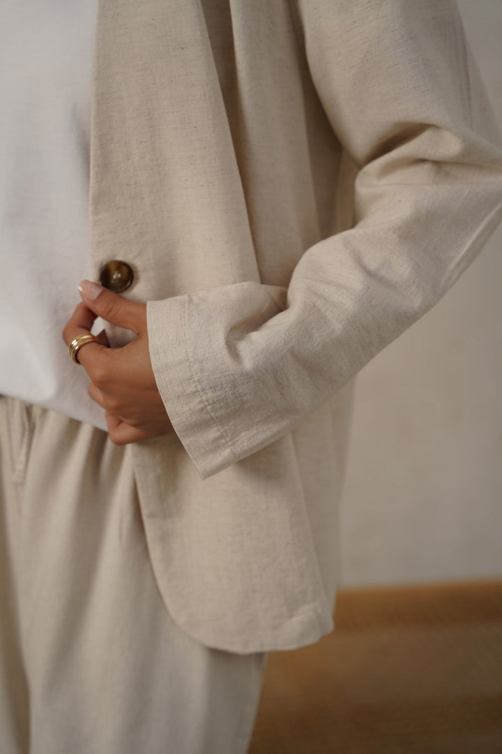 BEIGE COLLARLESS LINEN BLAZER
