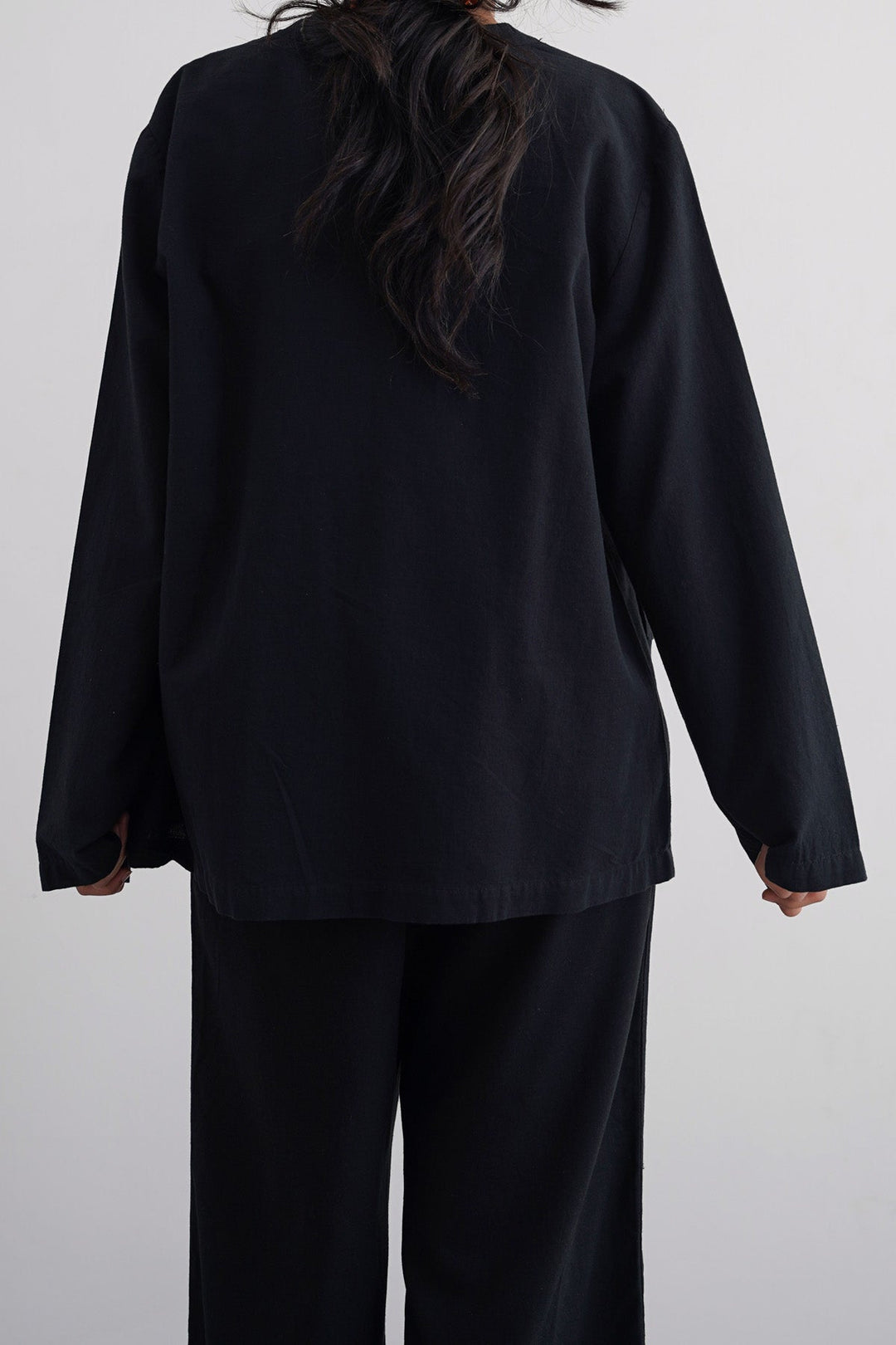 BLACK COLLARLESS LINEN BLAZER