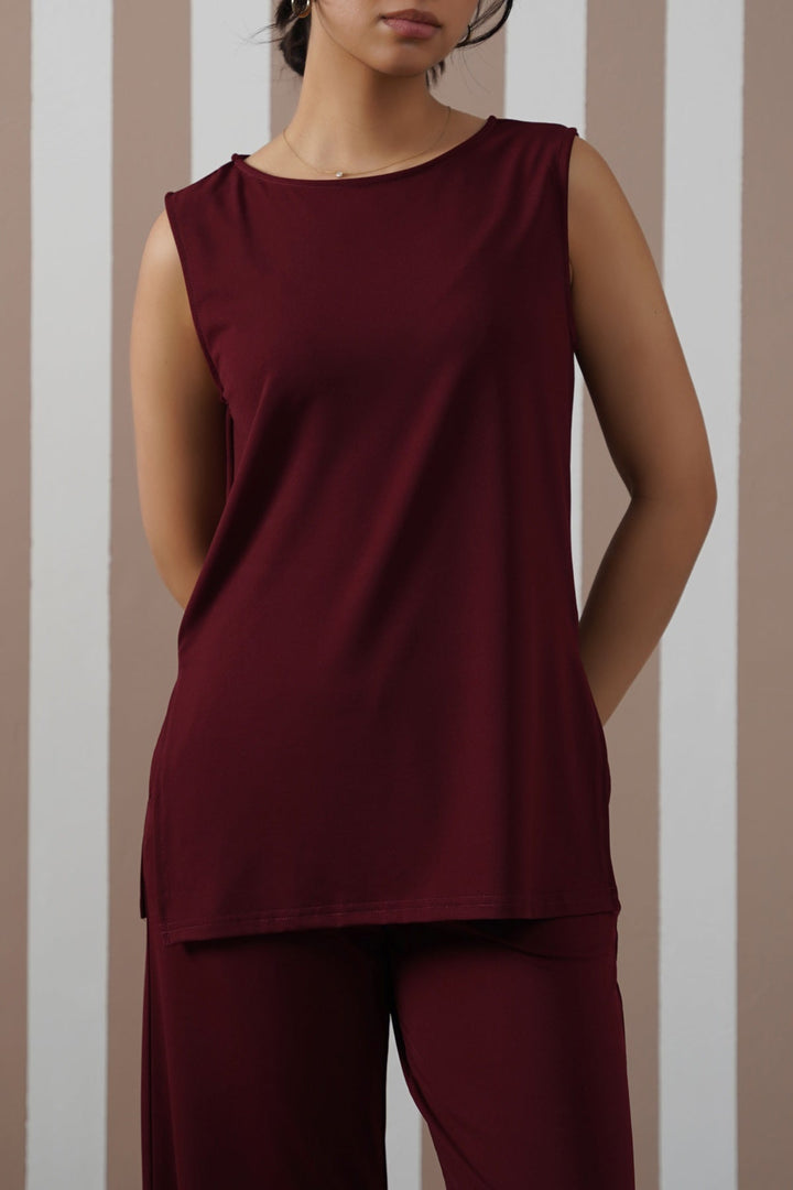 BURGUNDY OFF-DUTY STRETCHY TOP