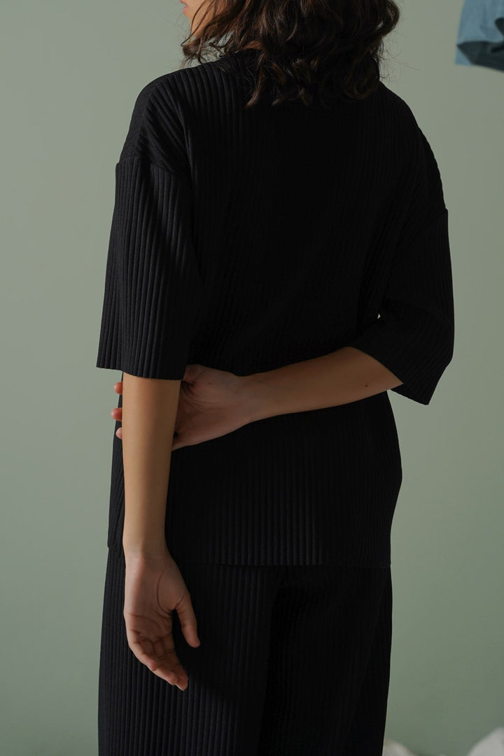 BLACK LINEA STRETCHY TEE