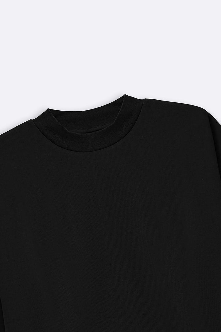 BLACK ROUND NECK TEE