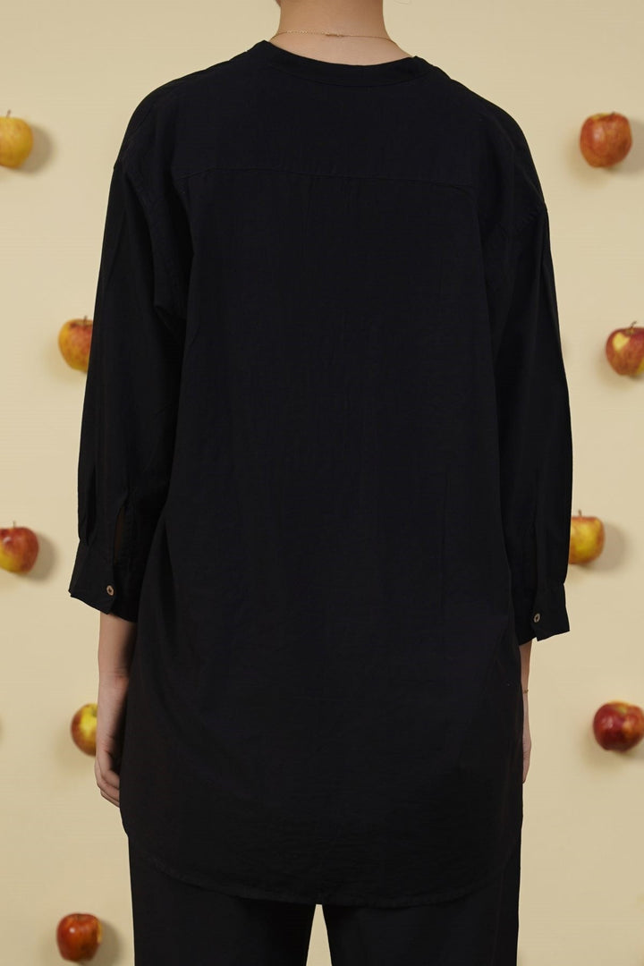 BLACK ESSENTIAL COTTON SHIRT