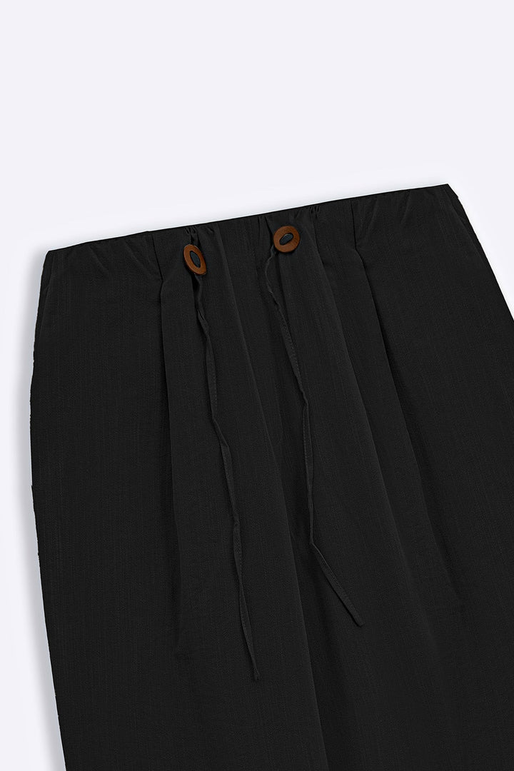 BLACK PANTS WITH STATEMENT DRAWSTRING