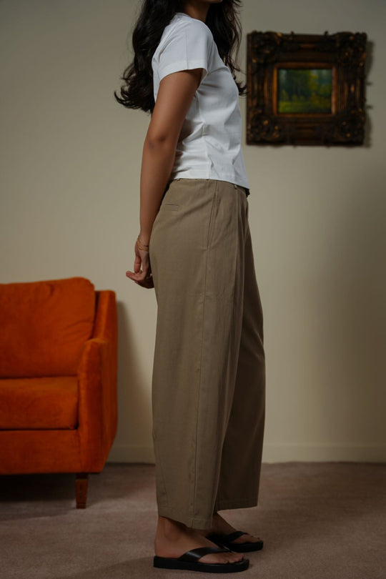 KHAKI SLOUCHY PLEATED PANTS
