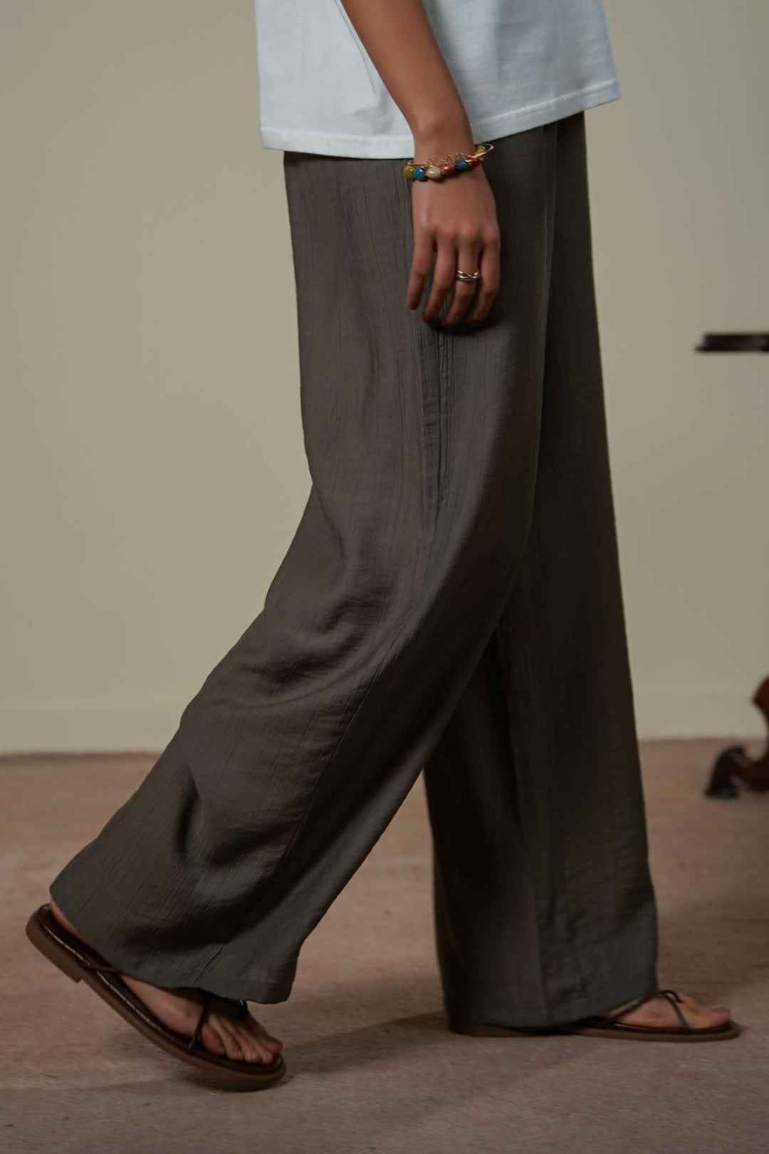 CHARCOAL TEXTURED LONG PANTS