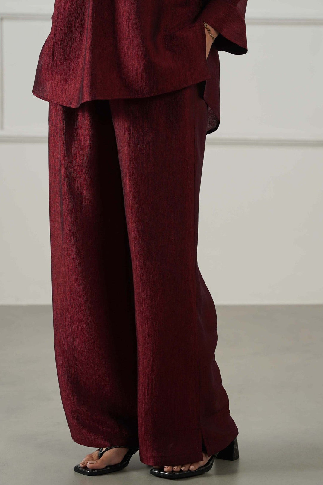 RUST TEXTURED FLOWY PANTS