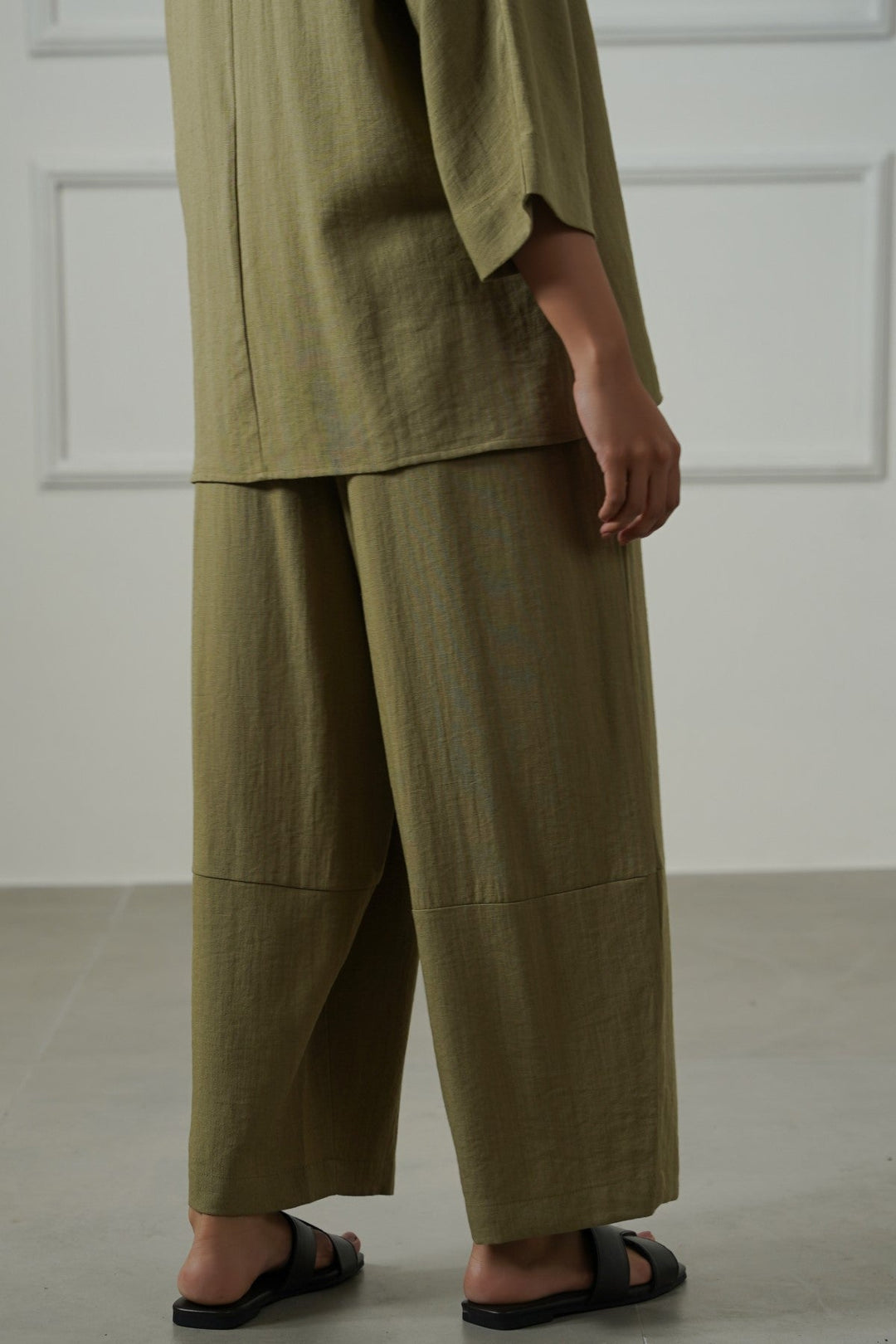 OLIVE CROPPED SAFARI PANTS