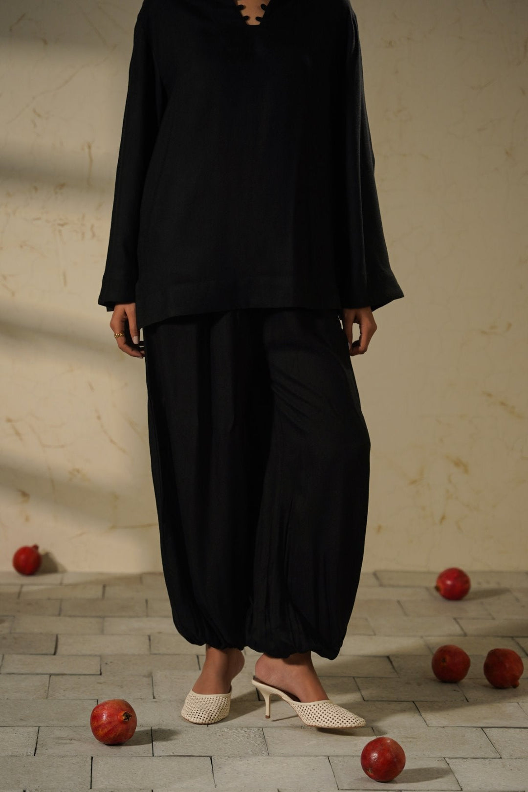 BLACK SLOUCHY HAREM PANTS