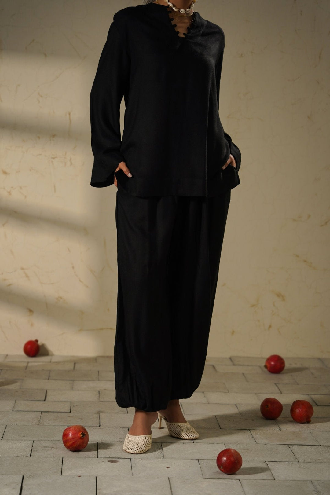 BLACK SLOUCHY HAREM PANTS