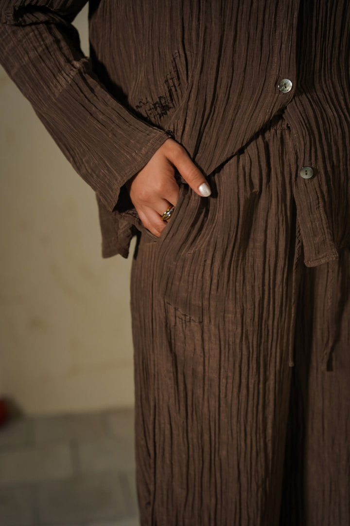 COFFEE CRINKLE WIDE PANTS