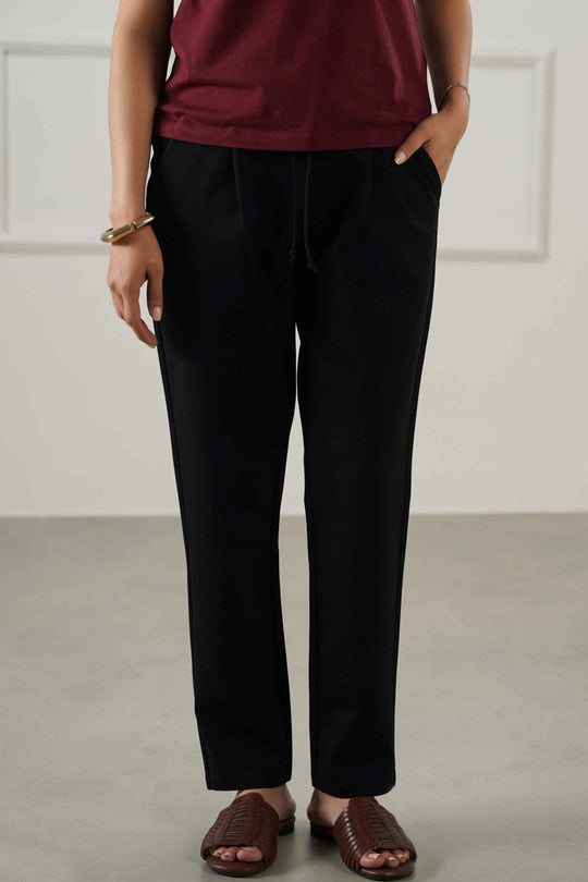 BLACK TAPERED PANTS WITH DRAWCORD