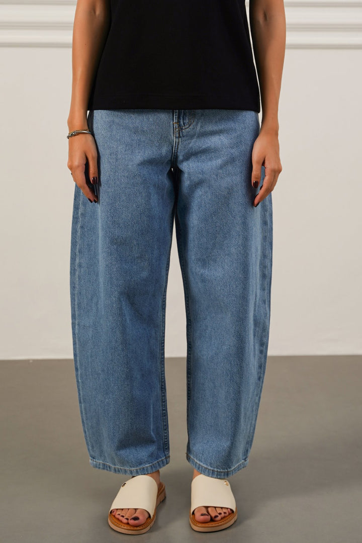 CASUAL EVERYDAY JEANS