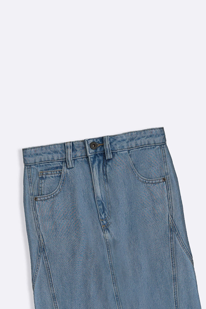 MID BLUE MID RISE BARREL JEANS