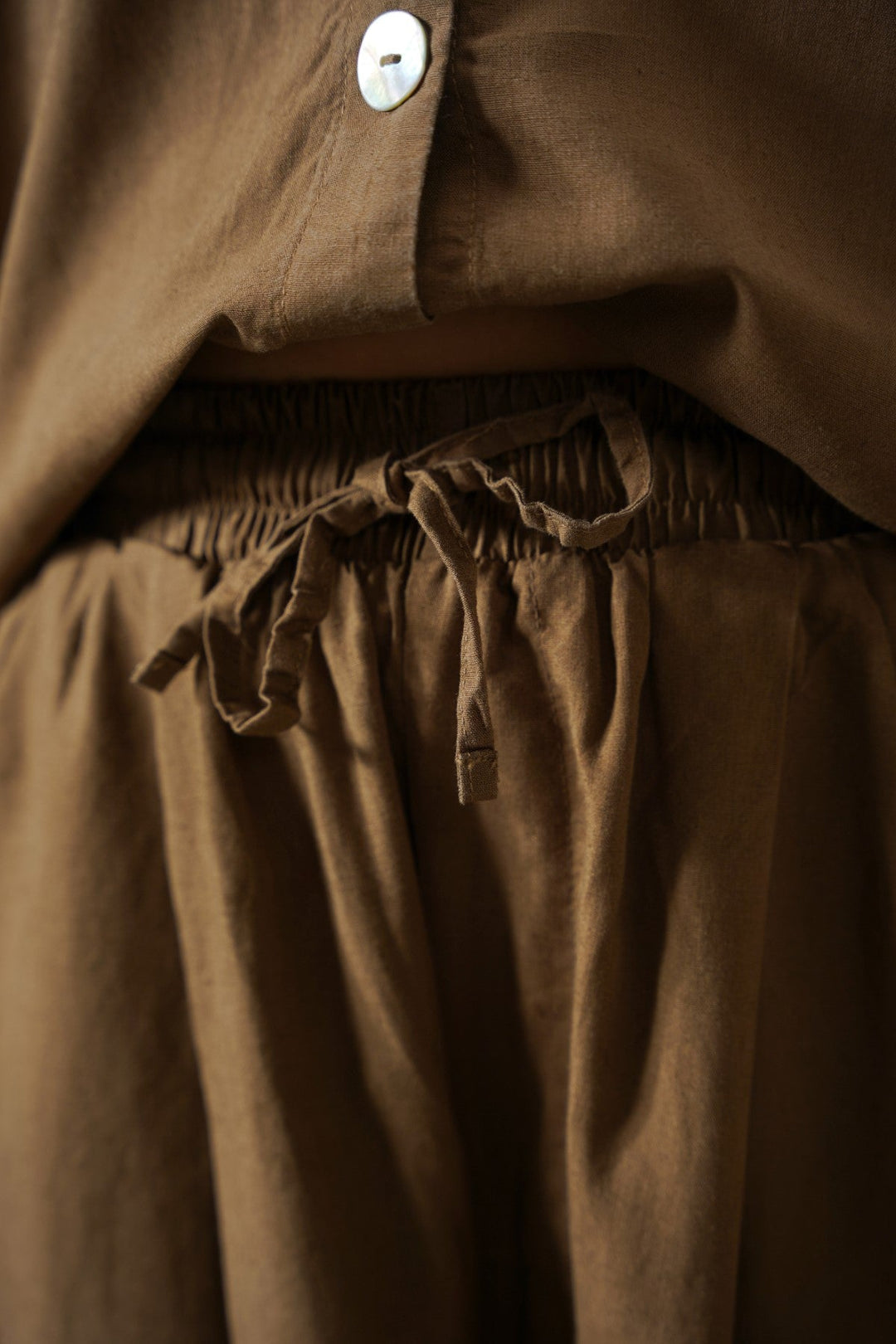 BROWN LYOCELL LINEN EASE PANTS