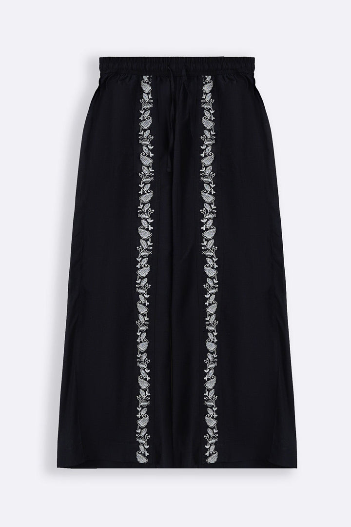 BLACK BRODERIE STRAIGHT PANTS