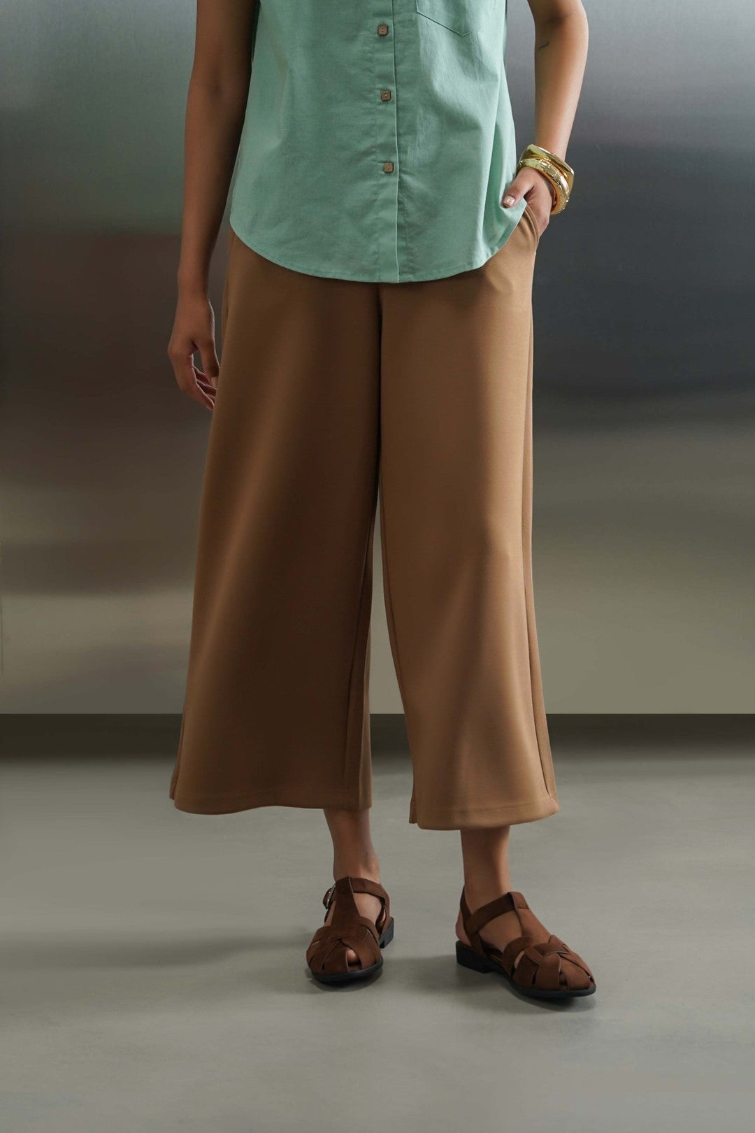 KHAKI COMFY WIDE TROUSERS