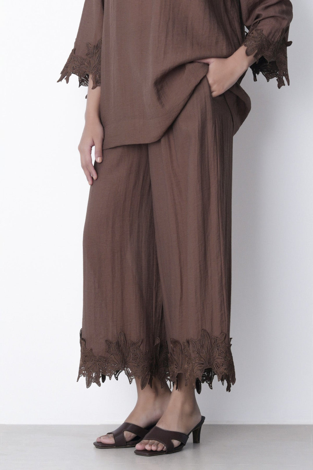 BROWN-SOFT LACE CULOTTES