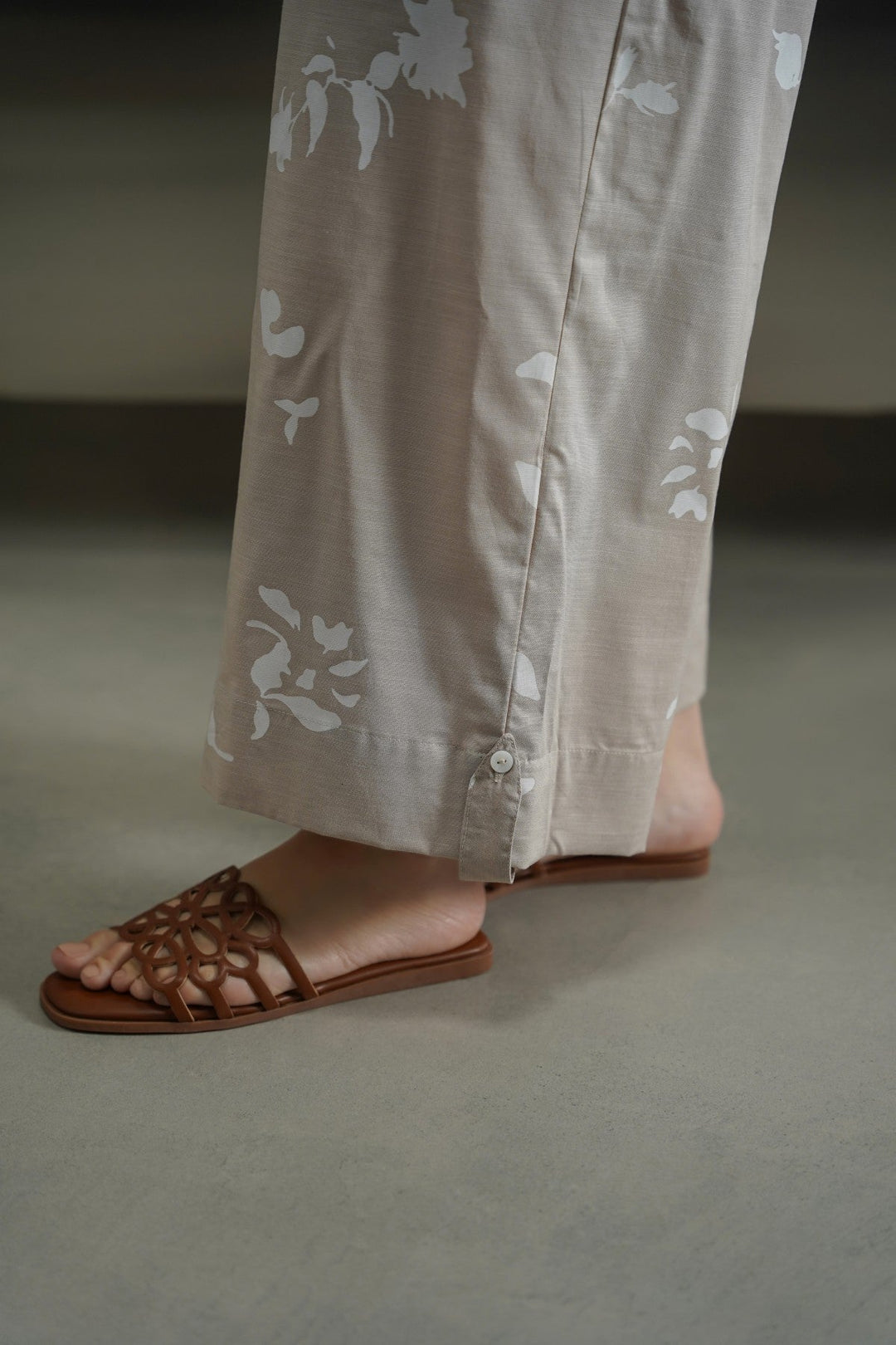 BEIGE PETAL IMPRINT CULOTTES