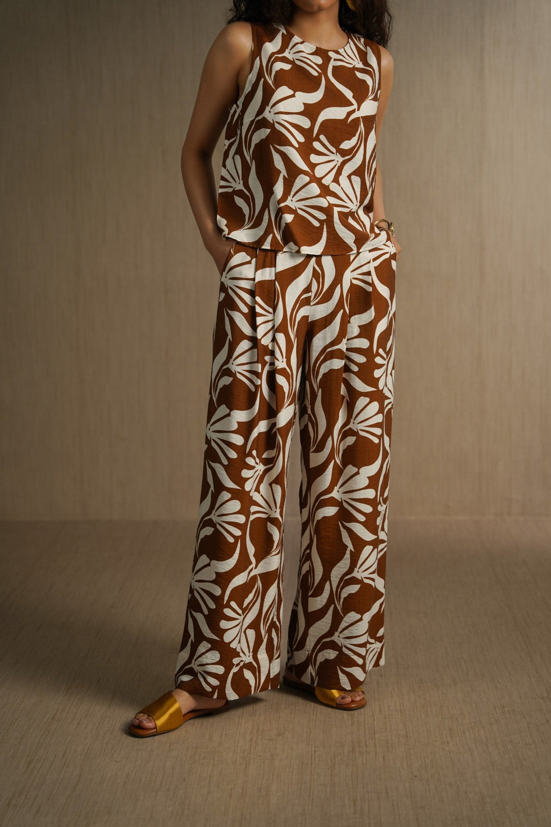 BROWN WHITE TROPIC FLOW PANTS