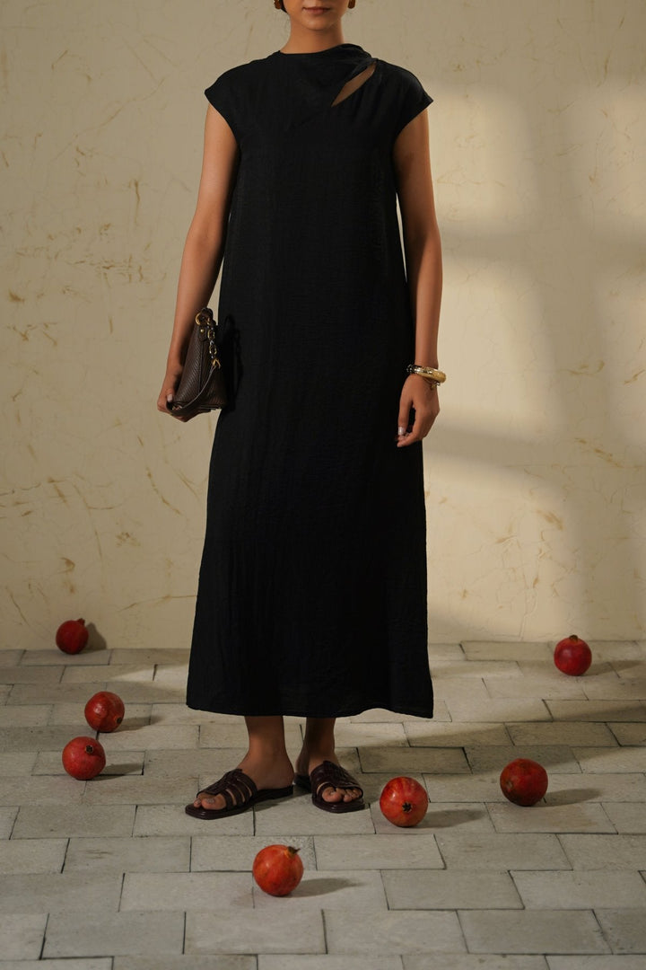 BLACK CITY DRESS WITH SCARF DETAIL