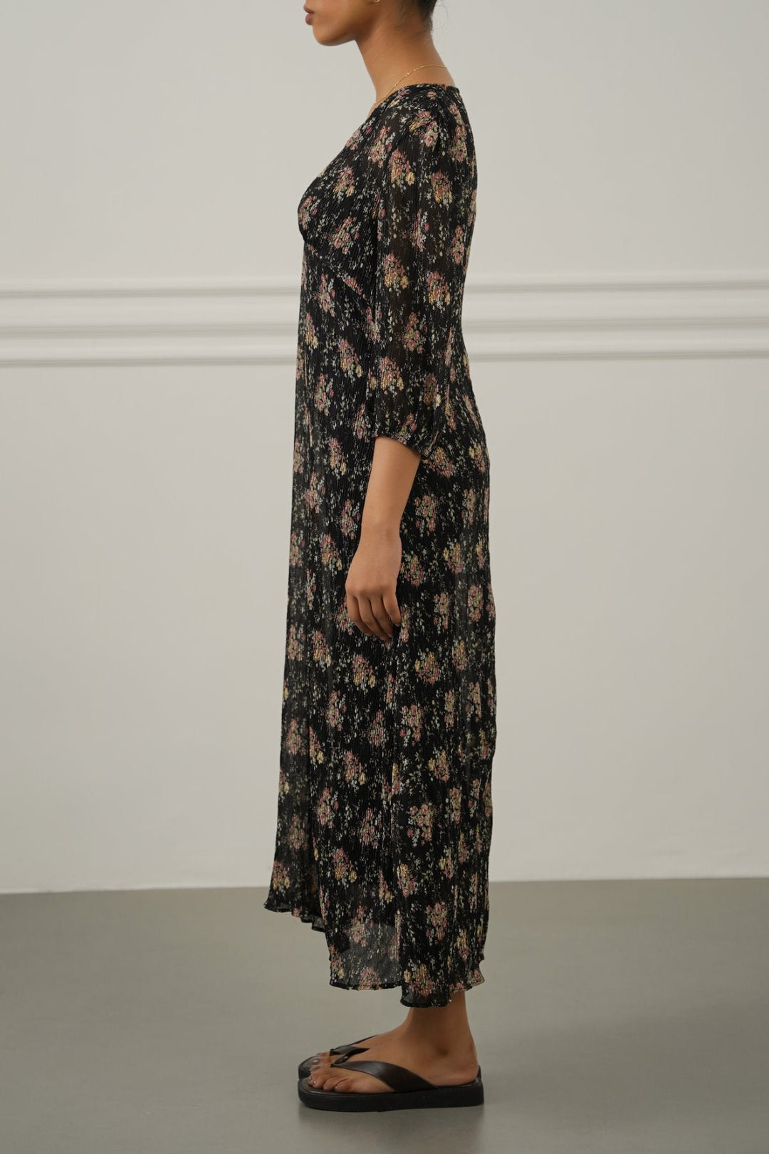 BLACK CRINKLE NIGHT BLOOM DRESS