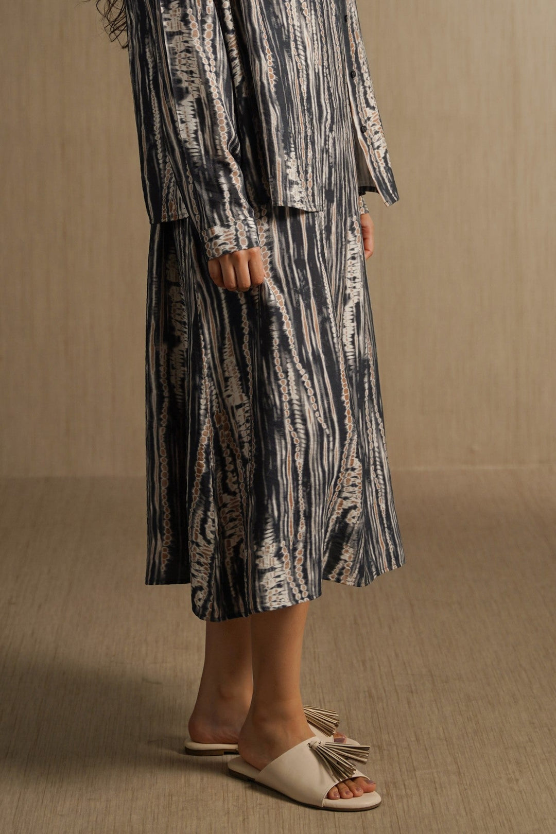 BLACK MONO TIDE DRESS