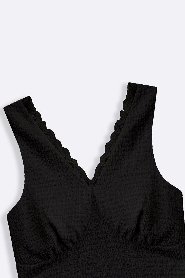 BLACK SOFT KNIT V-NECK TANK