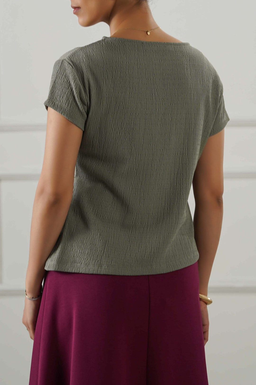 OLIVE PLEATED WAIST TEE