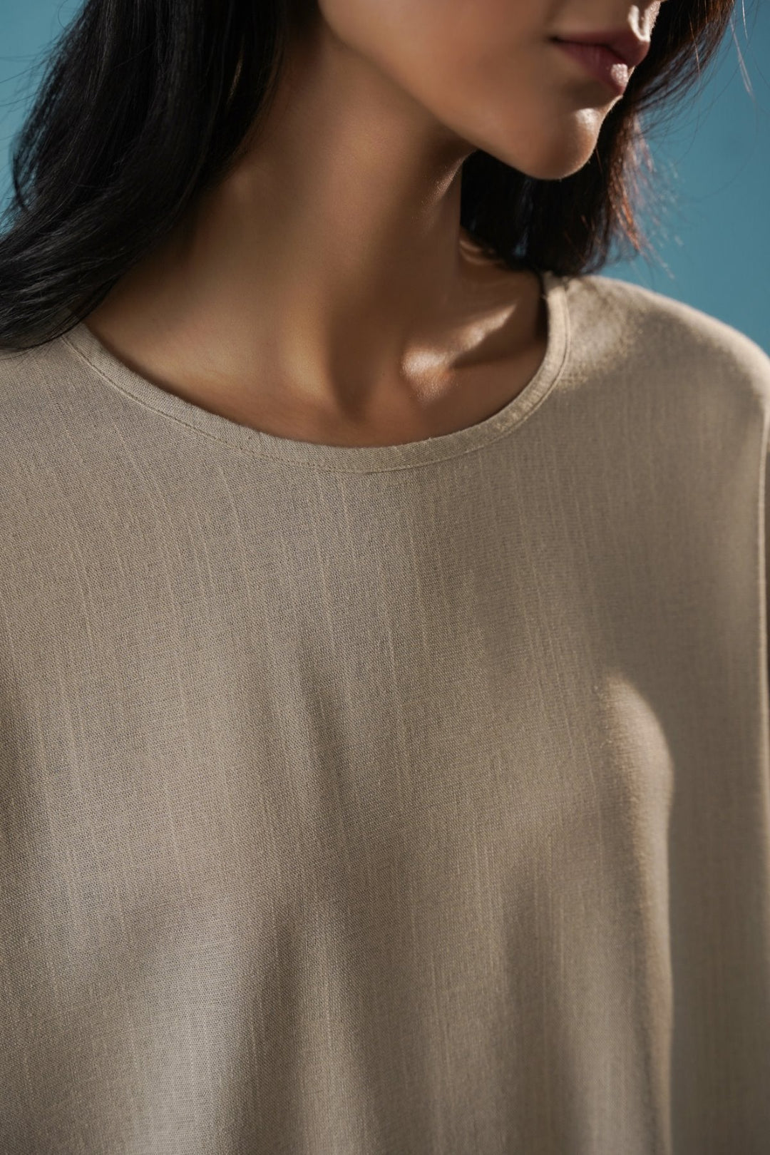 BEIGE EVERYDAY BACK BUTTON BLOUSE