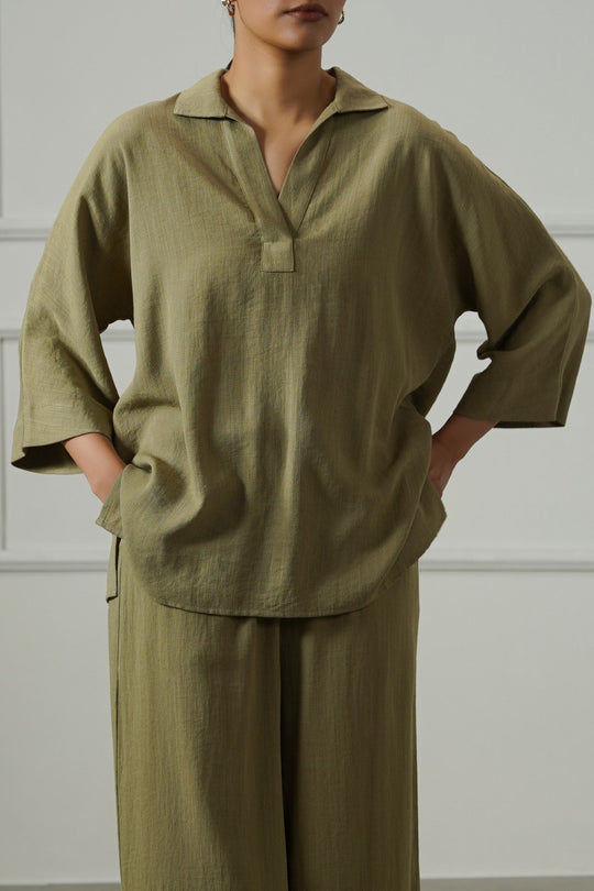 OLIVE PULLOVER SAFARI BLOUSE