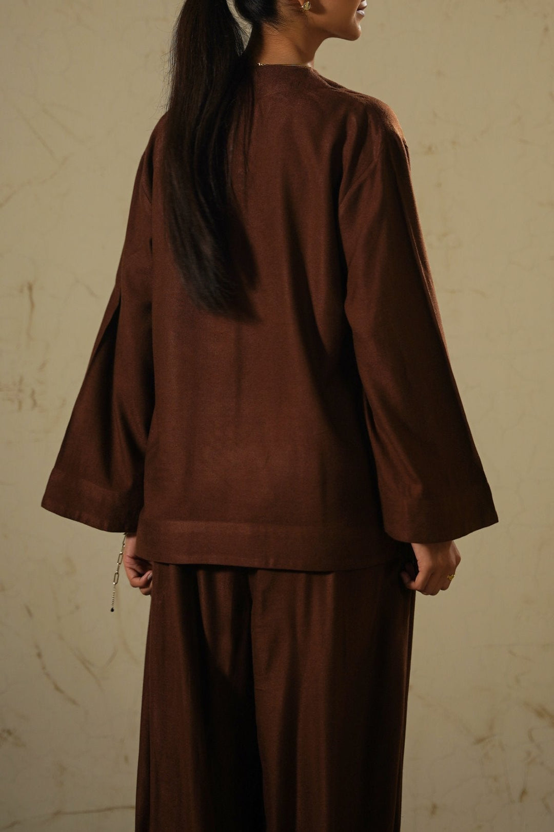 BROWN SLOUCHY V-NECK BLOUSE