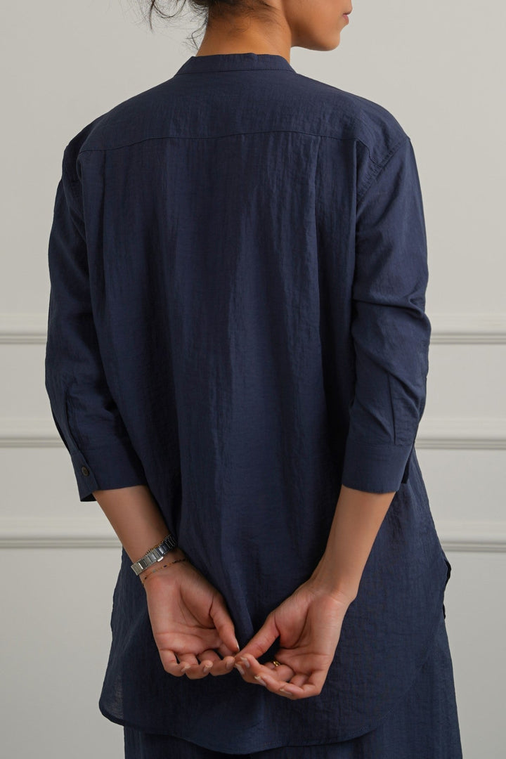 NAVY ESSENTIAL BREEZE SHIRT