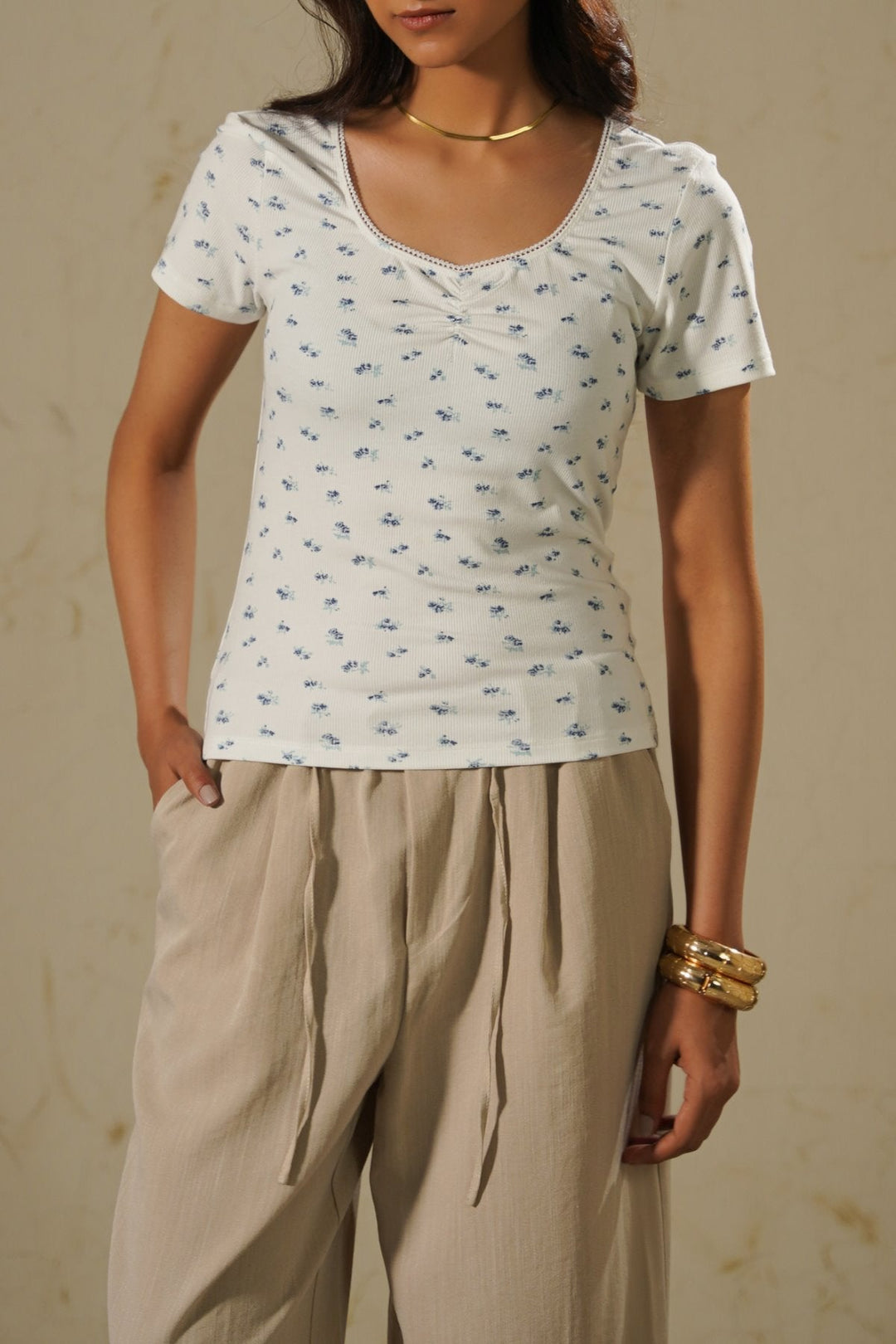 WHITE RIBBED DOLL TEE