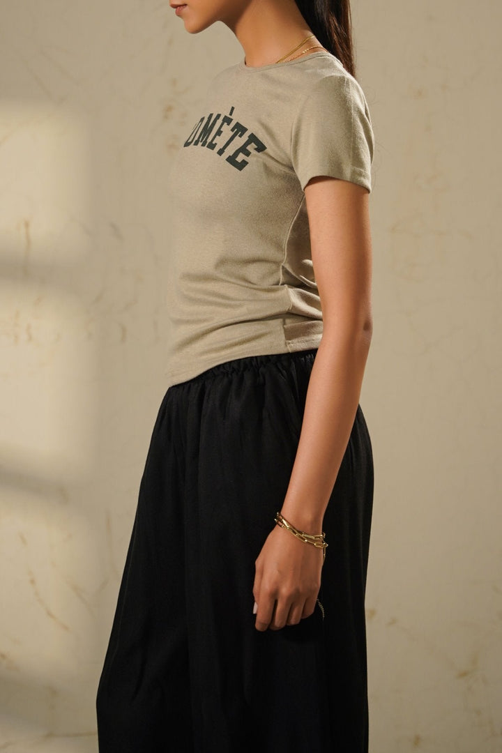 TAUPE VARSITY COMETE TEE