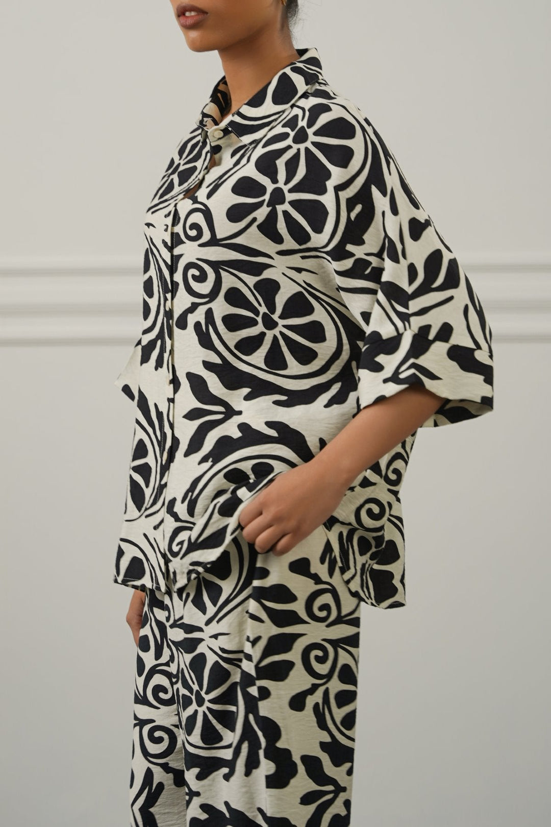 BLACK MEDALLION RESORT SHIRT