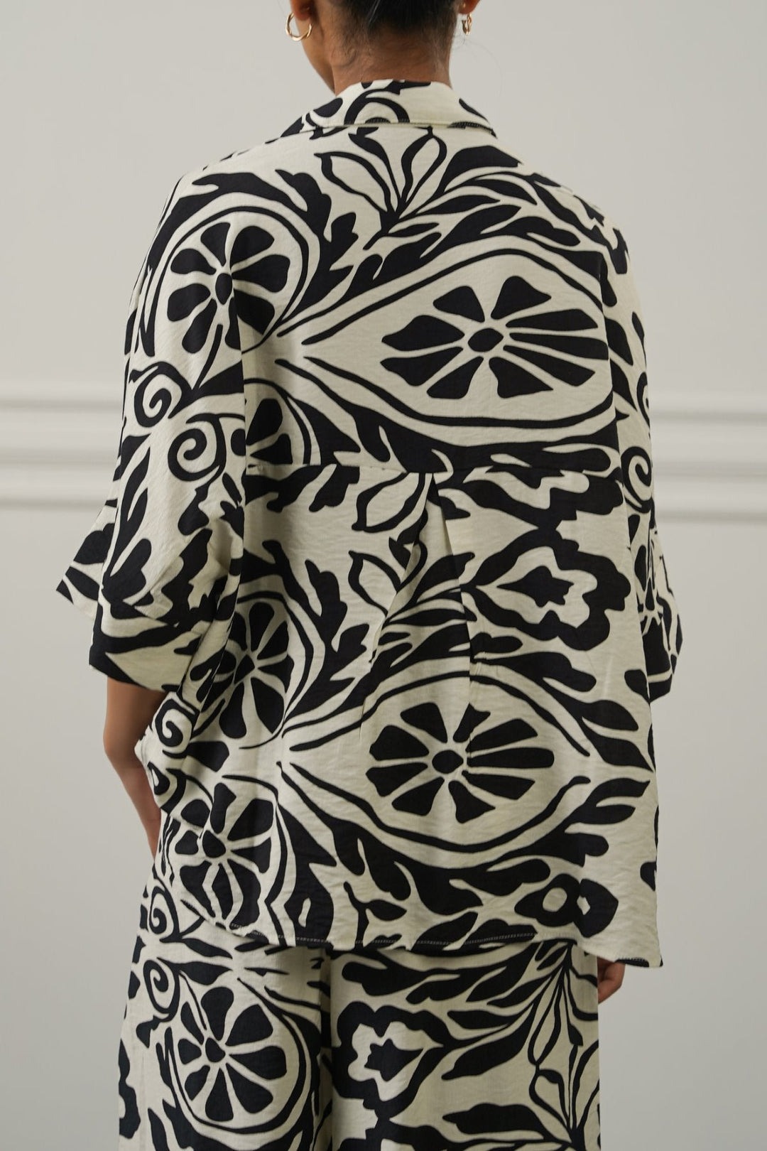 BLACK MEDALLION RESORT SHIRT