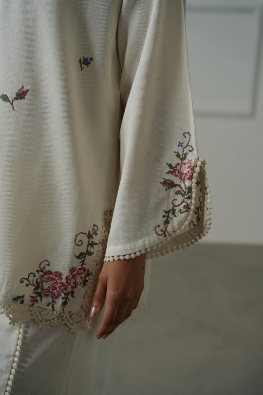 ECRU COTTON LACE ROSE SHIRT