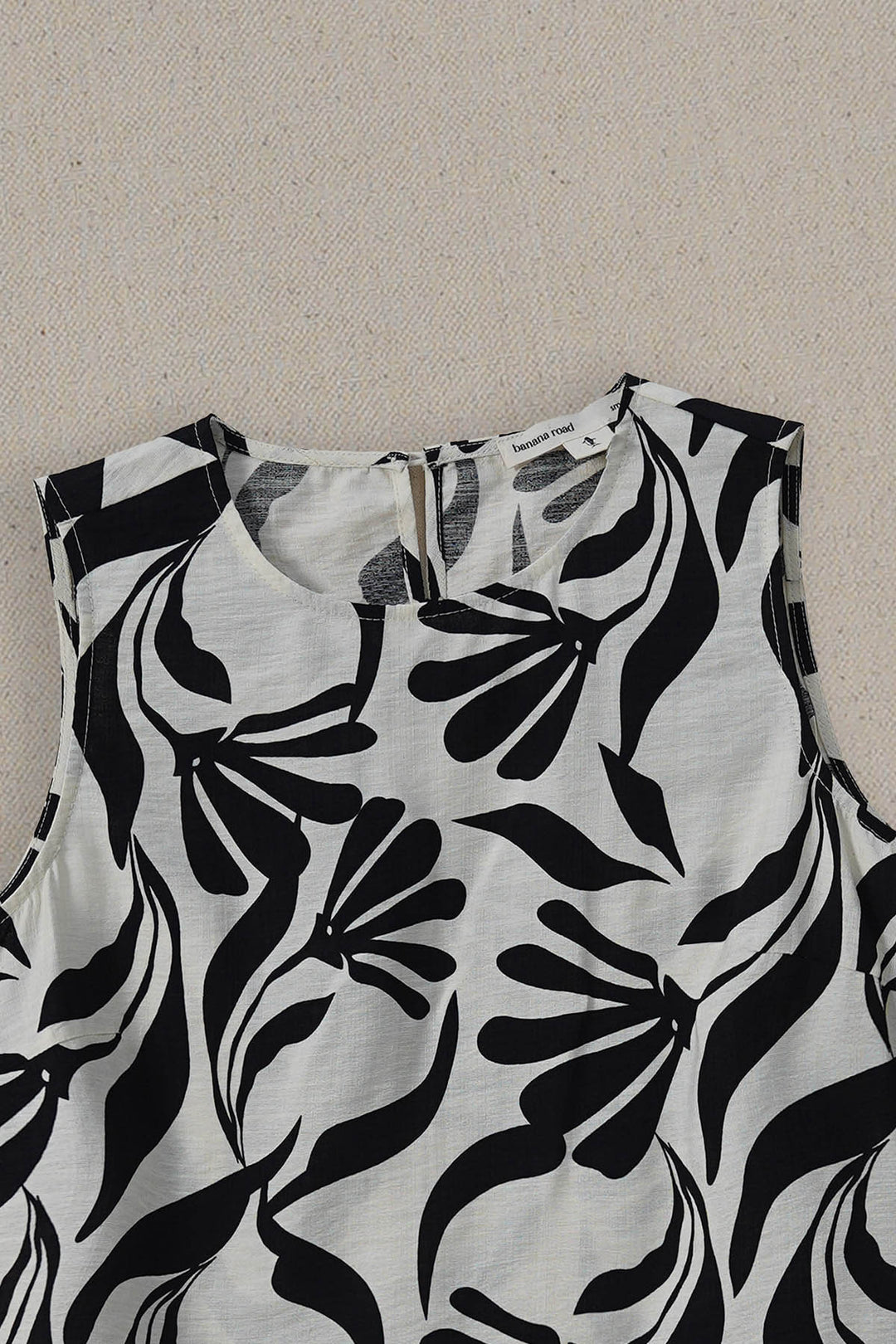 BLACK WHITE TROPIC FLOW TOP
