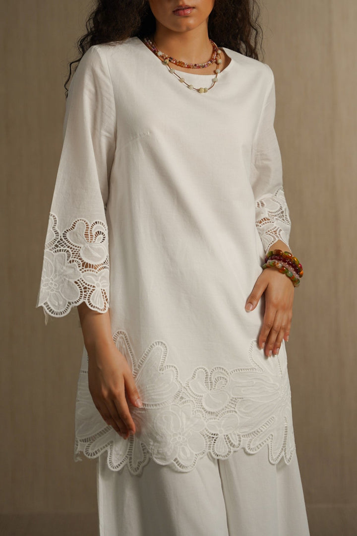 WHITE BOTANICAL CUTWORK TOP