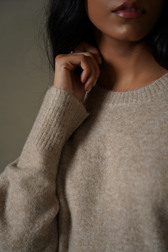 FINE KNIT SWEATER
