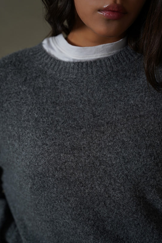 FINE KNIT SWEATER