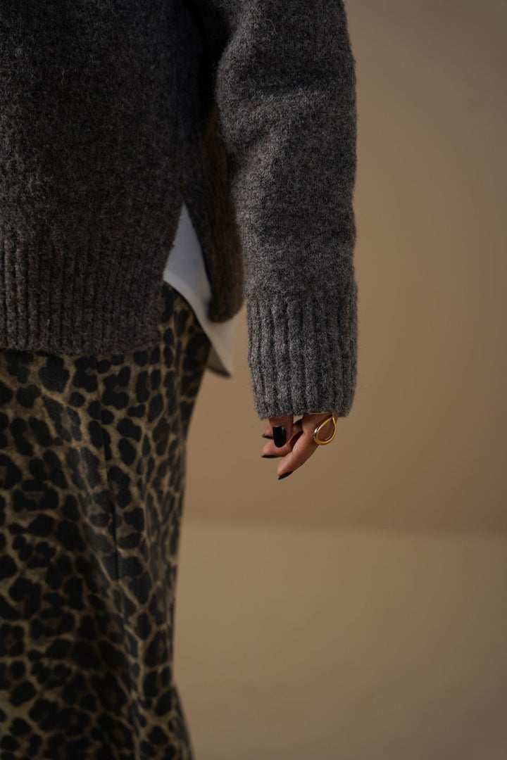 BEIGE LEOPARD BARREL PANTS