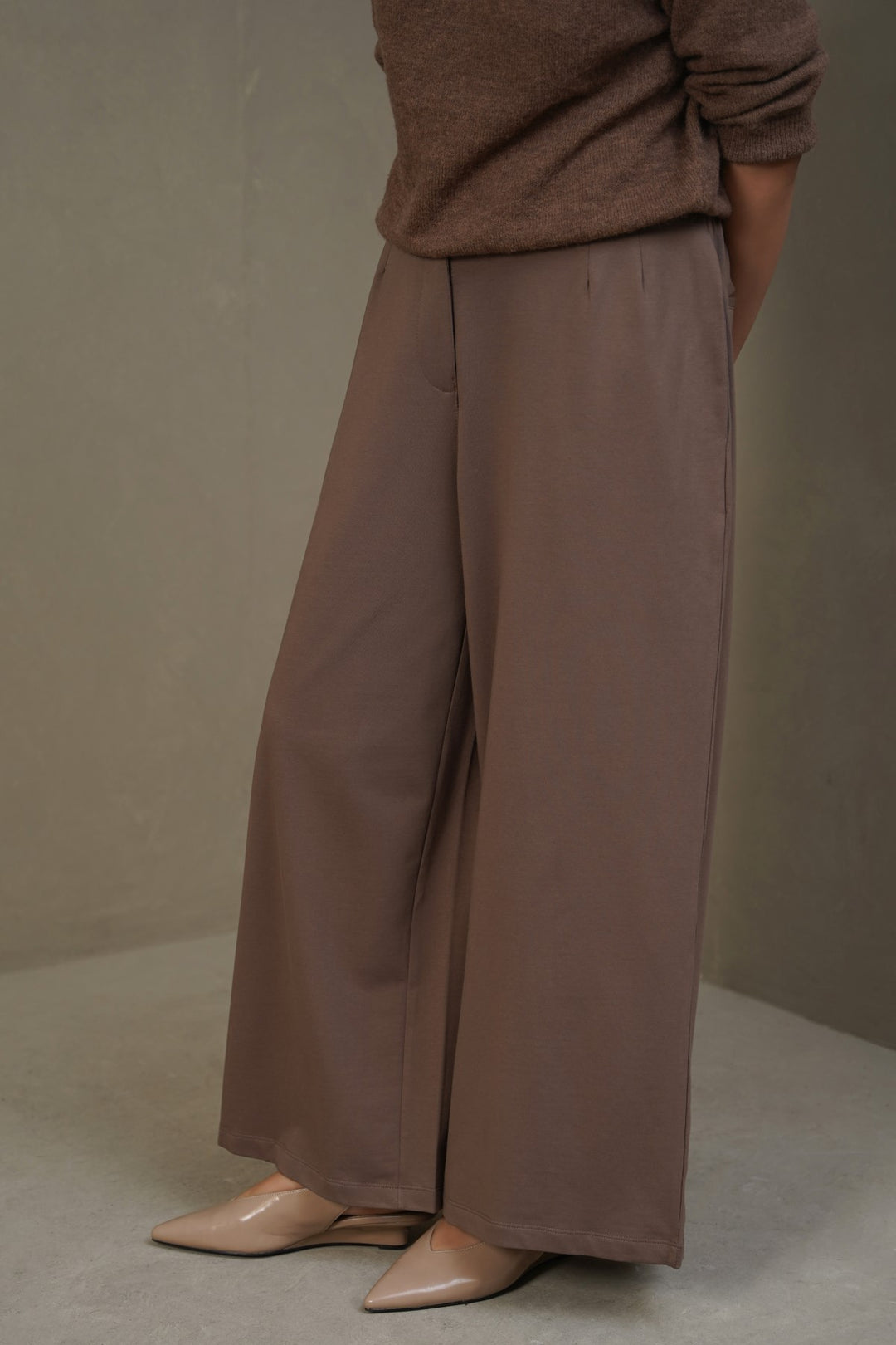 KHAKI STRAIGHT LEG PANTS