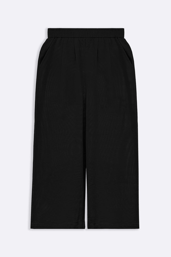 BLACK CROPPED PANTS