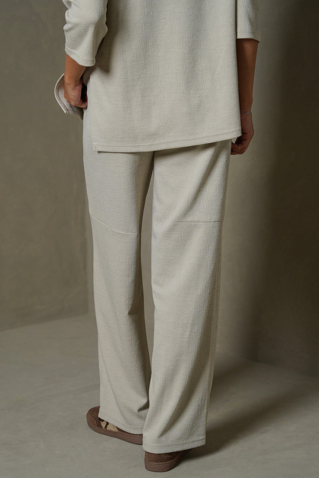 OAT WHITE TEXTURED PANTS