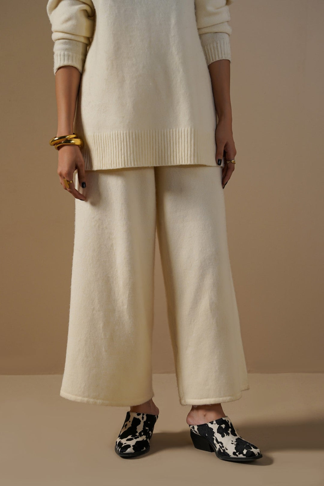 CREAM LOUNGE PANTS